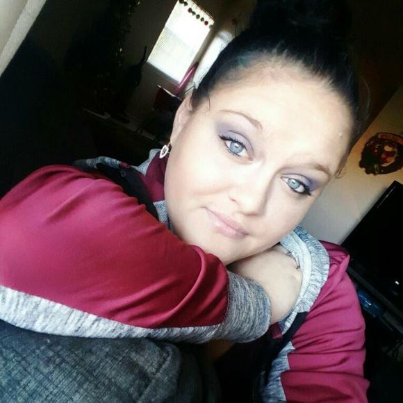 Meet your Posher, Anissa - Picture 1 of 1